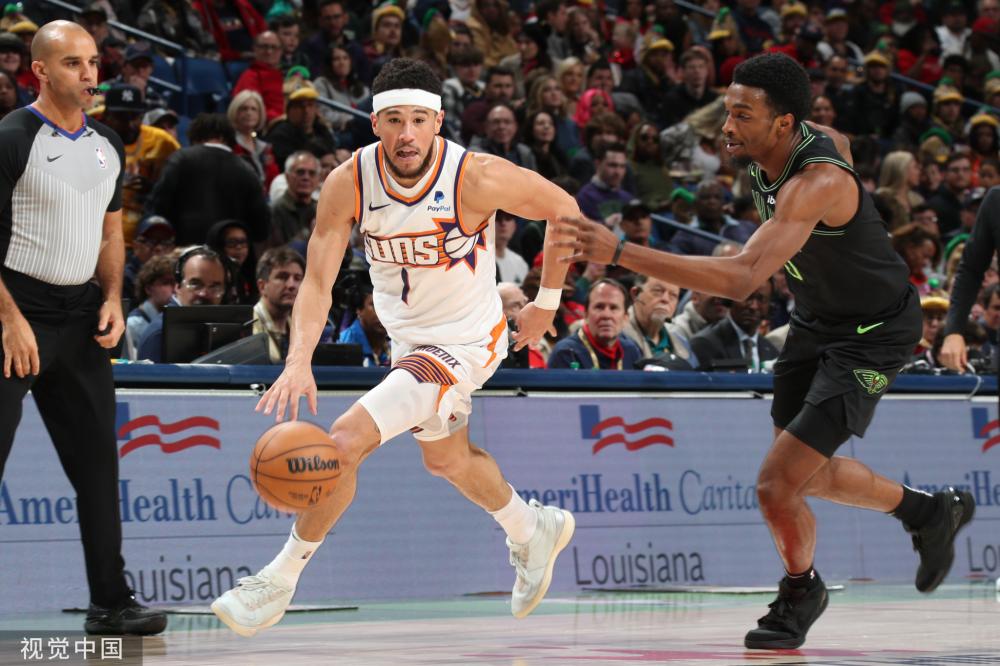 更能凸显他 更能凸显他