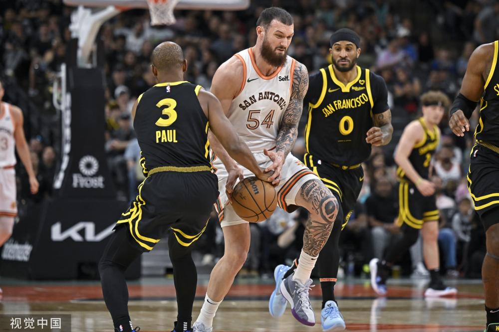 表现沉稳 表现沉稳