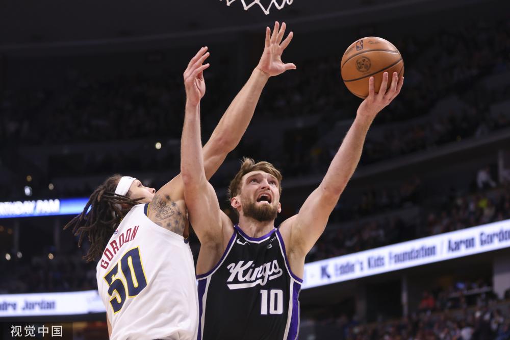 其中的一位 其中的一位