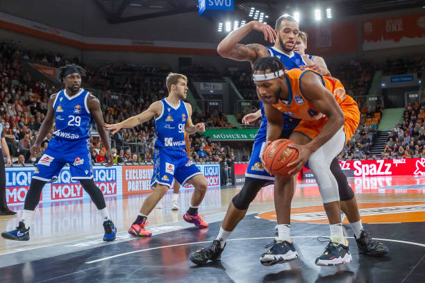 密集防守时 密集防守时